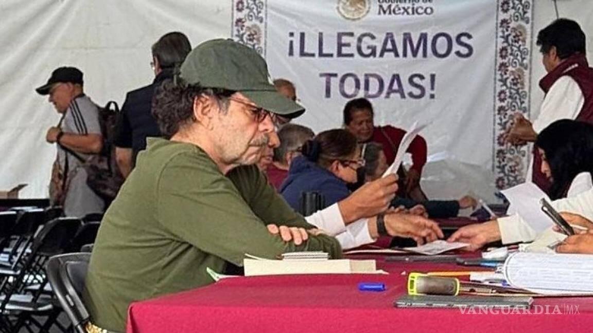 EXHIBEN A GABRIEL QUADRI SOLICITANDO LA PENSIÓN PARA ADULTOS MAYORES