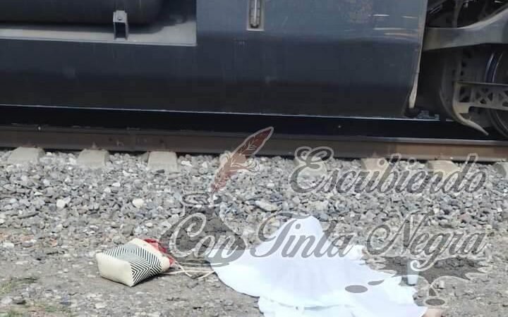 MUERE AL SER ARROLLADA POR EL TREN