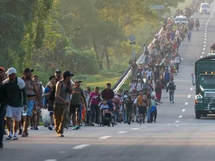 CARAVANAS MIGRANTES ACELERAN EL PASO ANTE LLEGADA DE TRUMP