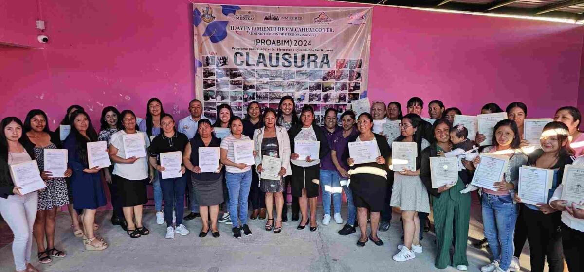 MUJERES DE CALCAHUALCO CONCLUYEN CURSOS