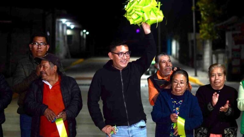 INAUGURA ALCALDE DE CHOCAMÁN PAVIMENTACIÓN