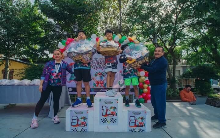 CELEBRAN CARRERA NAVIDEÑA EN COSCOMATEPEC