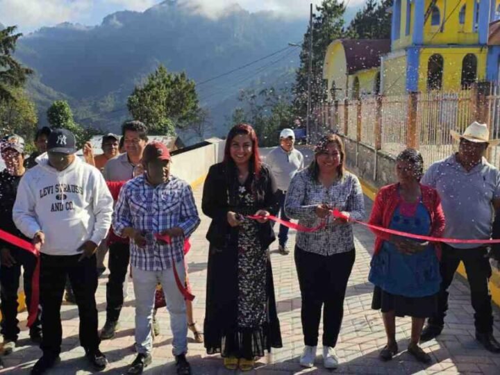 INAUGURAN OBRA EN DOS CAMINOS