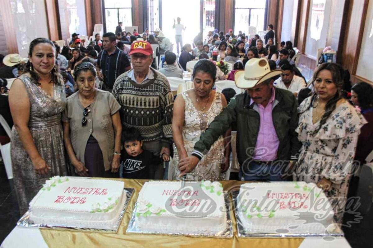 ORGANIZAN BODAS COLECTIVAS EN ALPATLÁHUAC