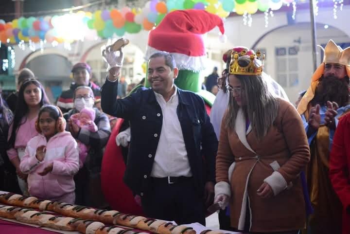 UN ÉXITO, MEGA ROSCA DE REYES EN TOMATLÁN