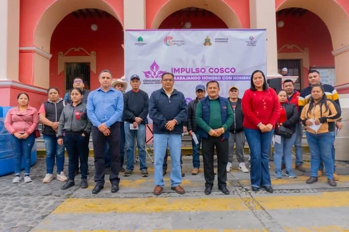 ENTREGAN DEPÓSITOS DE AGUA EN COSCOMATEPEC