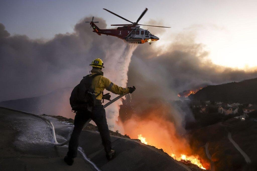 MÉXICO ENVIARÁ MILITARES Y COMBATIENTES DE INCENDIOS A LOS ÁNGELES