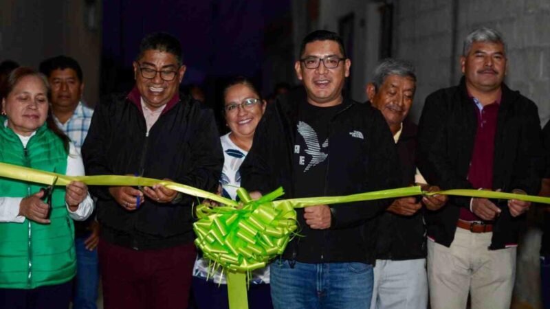 ERNESTO RUIZ INAUGURA CALLE EN LA GARITA