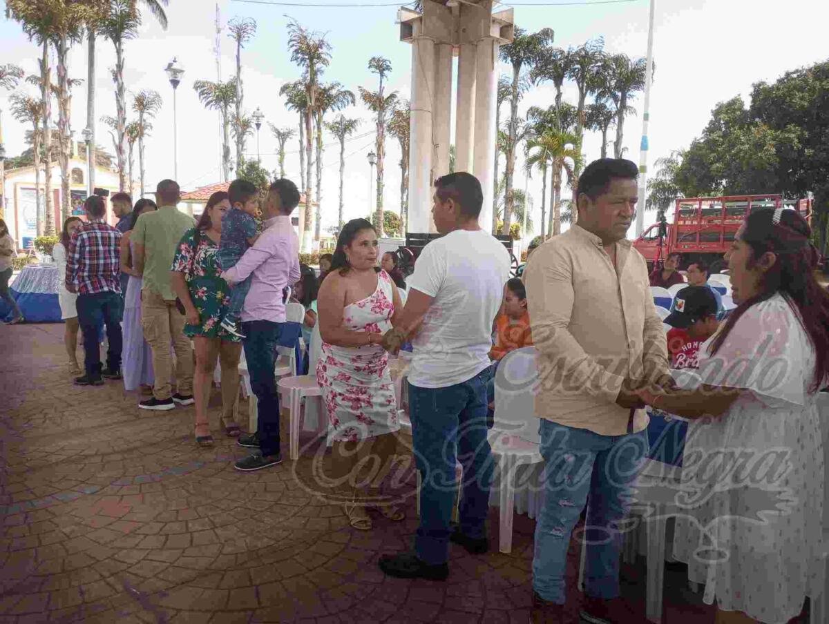 CELEBRAN BODAS COLECTIVAS EN ZENTLA