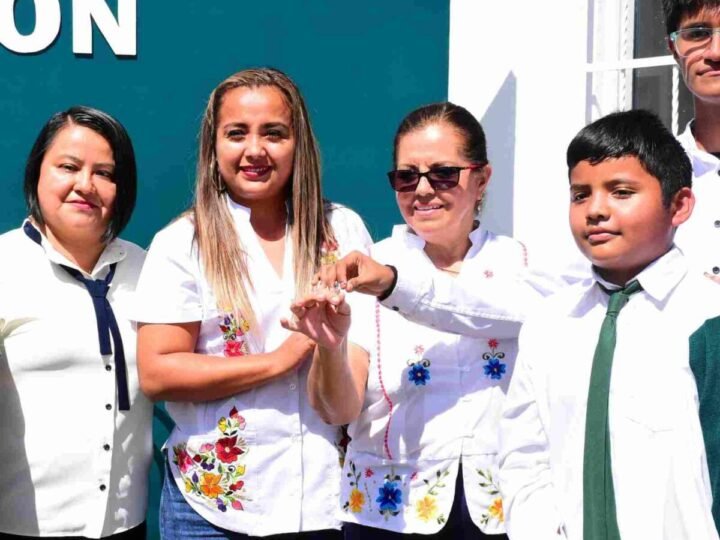 ENTREGAN AUTORIDADES AULA DE TELESECUNDARIA EN SANTA LUCÍA