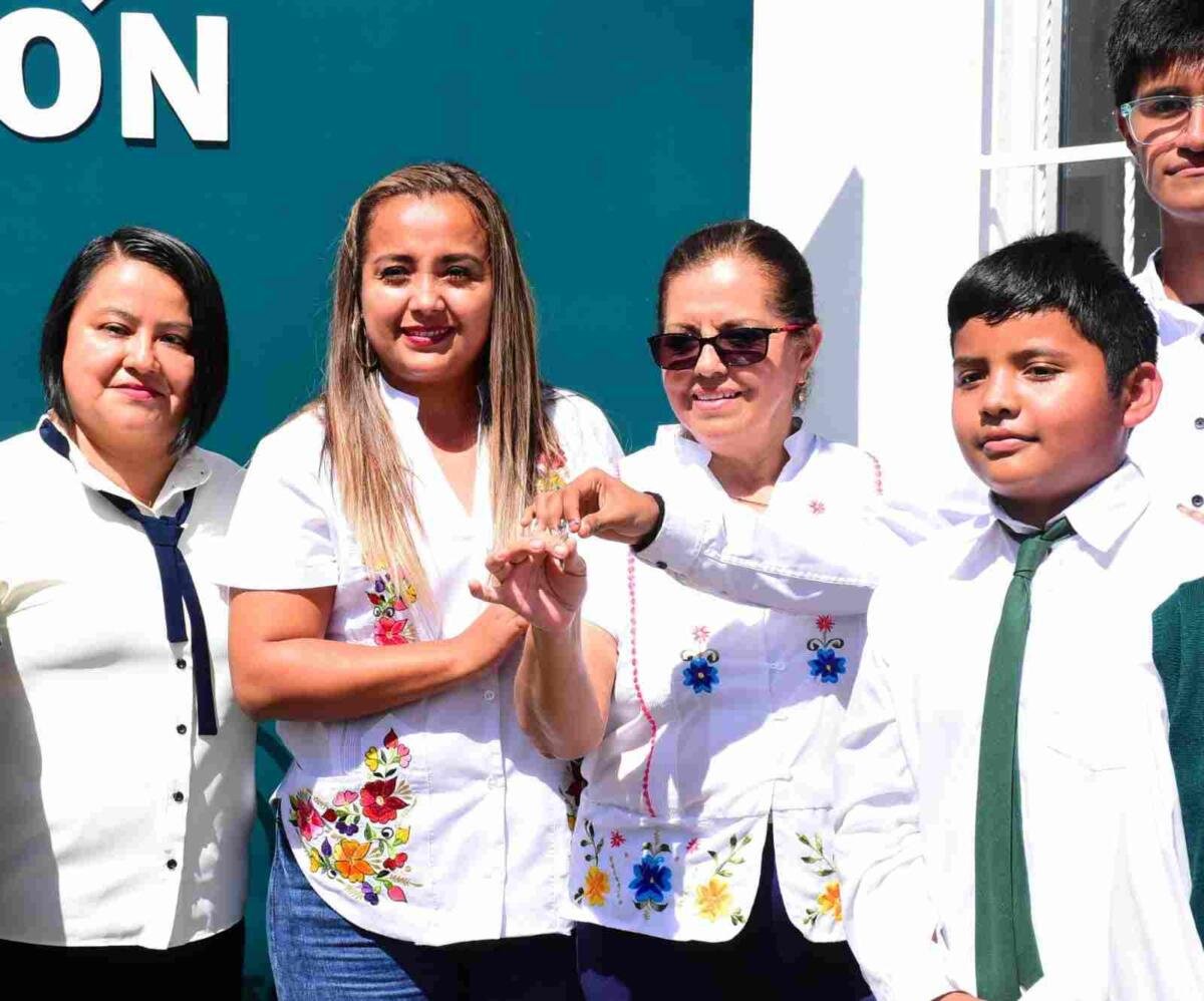 ENTREGAN AUTORIDADES AULA DE TELESECUNDARIA EN SANTA LUCÍA