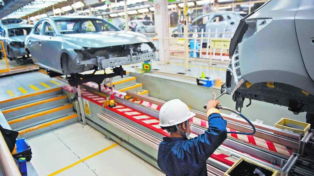 ARANCELES CONTRA LA INDUSTRIA DEL AUTOMÓVIL SERÁN ANUNCIADOS EL 2 DE ABRIL