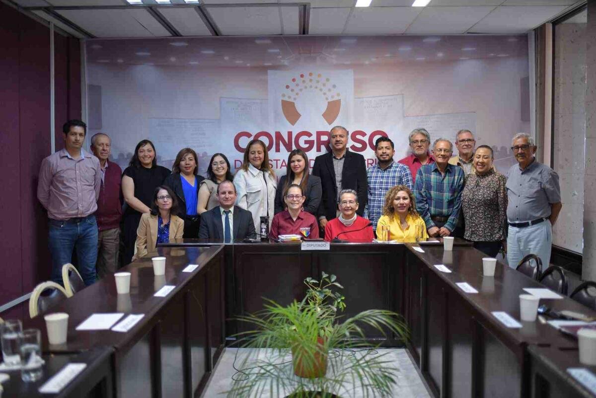 ESTRECHA CONGRESO DE VERACRUZ LAZOS DE AMISTAD CON EMBAJADA DE CUBA