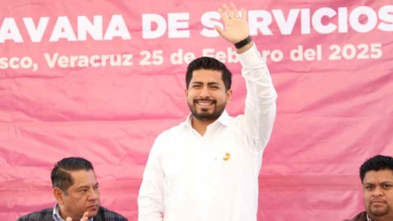 ALEJANDRO PORRAS APLAUDE ACCIONES PARA FORMAR A SERVIDORES PÚBLICOS