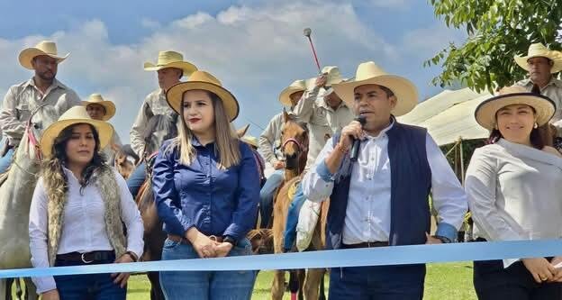 REALIZAN CABALGATA EN TECAMA