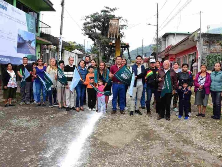 AUTORIDADES DAN BANDERAZO A PAQUETE DE OBRAS 2025