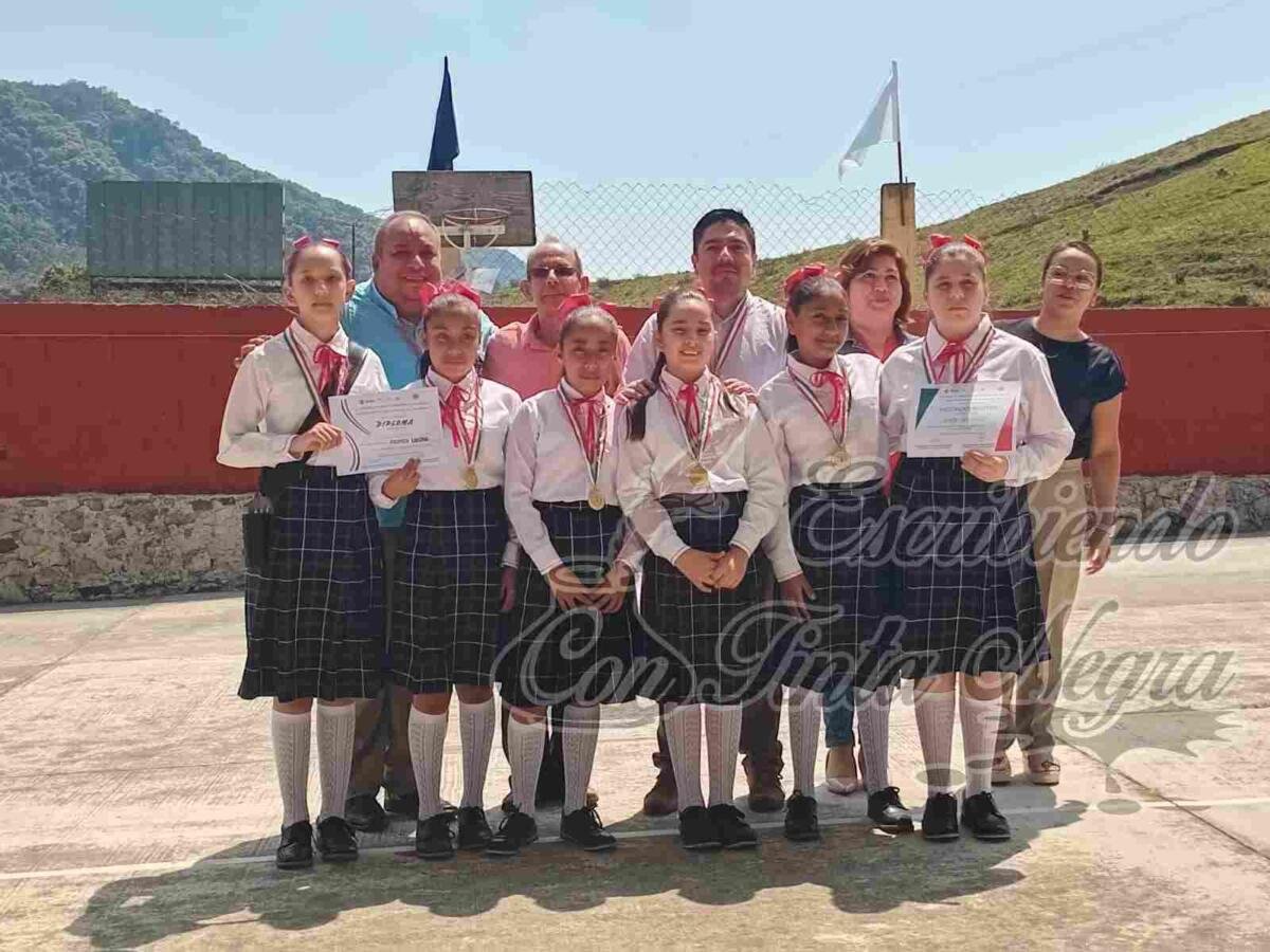 PRIMARIA DE PUEBLITO DE MATLALUCA GANA CONCURSO DE ESCOLTAS