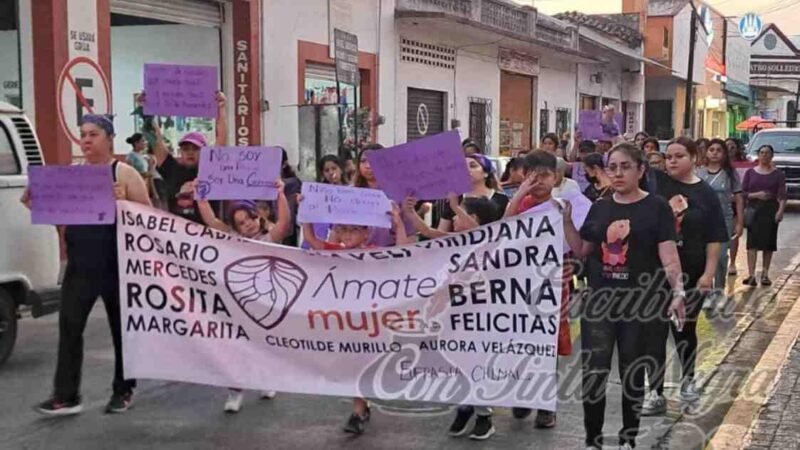 MARCHAN PARA EXIGIR UN ALTO A LAS AGRESIONES CONTRA LAS MUJERES