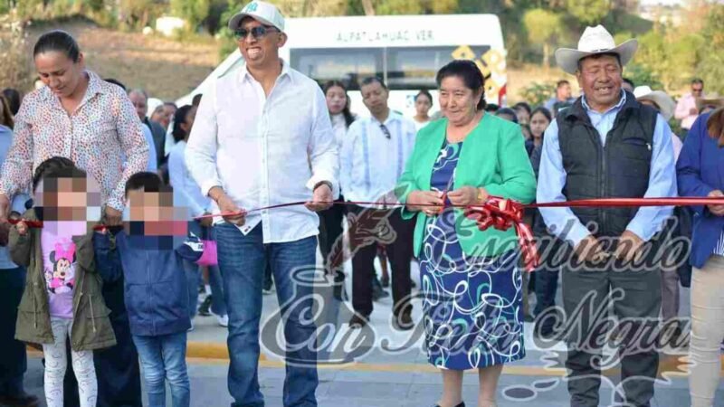 INAUGURA LEONEL SÁNCHEZ REYES PARQUE DE TEACALCO