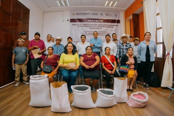 ENTREGA DE SEMILLA DE FRIJOL Y MAÍZ A PRODUCTORES DE COSCOMATEPEC