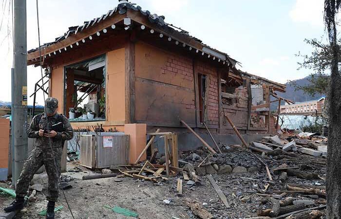 AVIONES SURCOREANOS BOMBARDEAN ACCIDENTALMENTE UNA CIUDAD