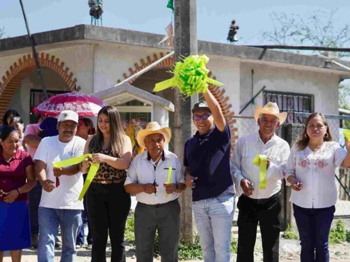 INAUGURA ALCALDE DE CHOCAMÁN OBRA EN CALAQUIOCO