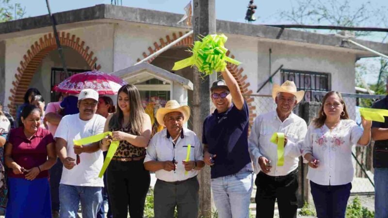 INAUGURA ALCALDE DE CHOCAMÁN OBRA EN CALAQUIOCO