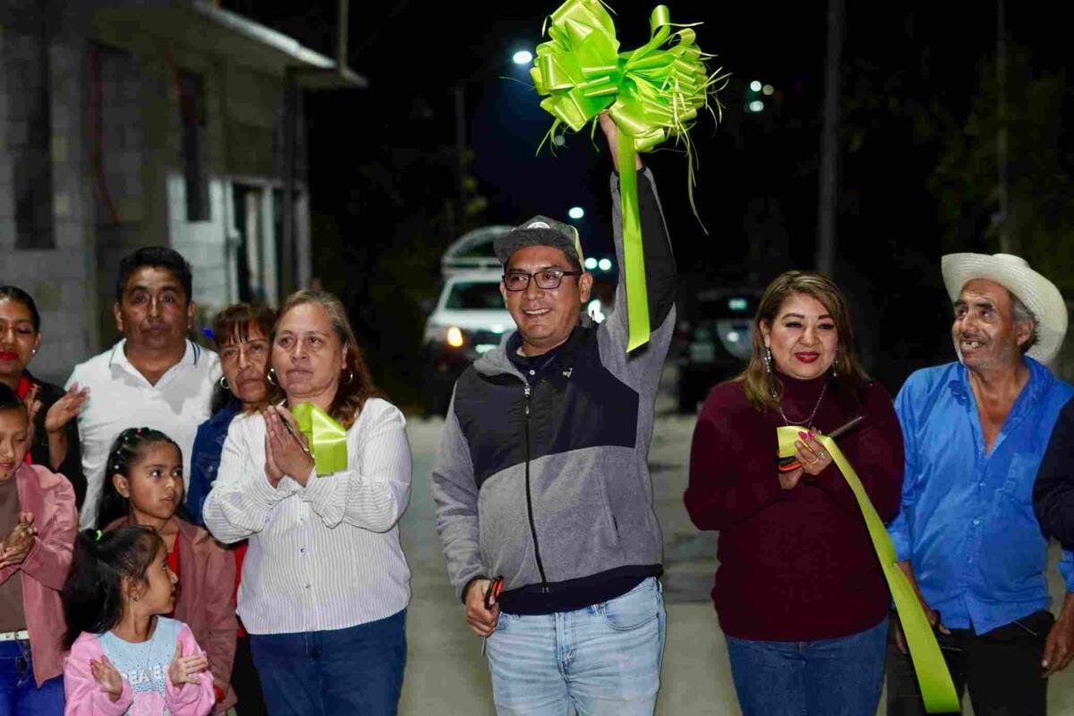 INAUGURA ERNESTO RUIZ OBRAS EN TETLA