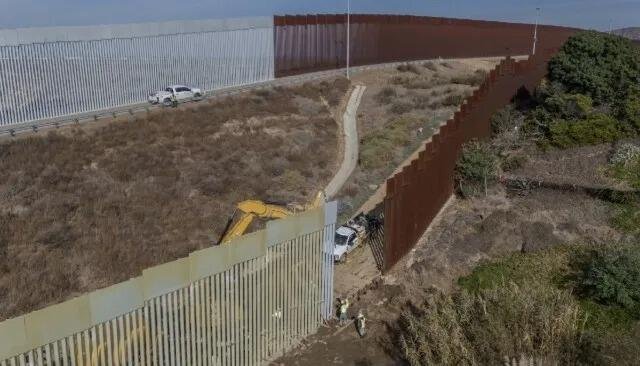 EU AÑADIRÁ 10 KM AL MURO FRONTERIZO CON MÉXICO