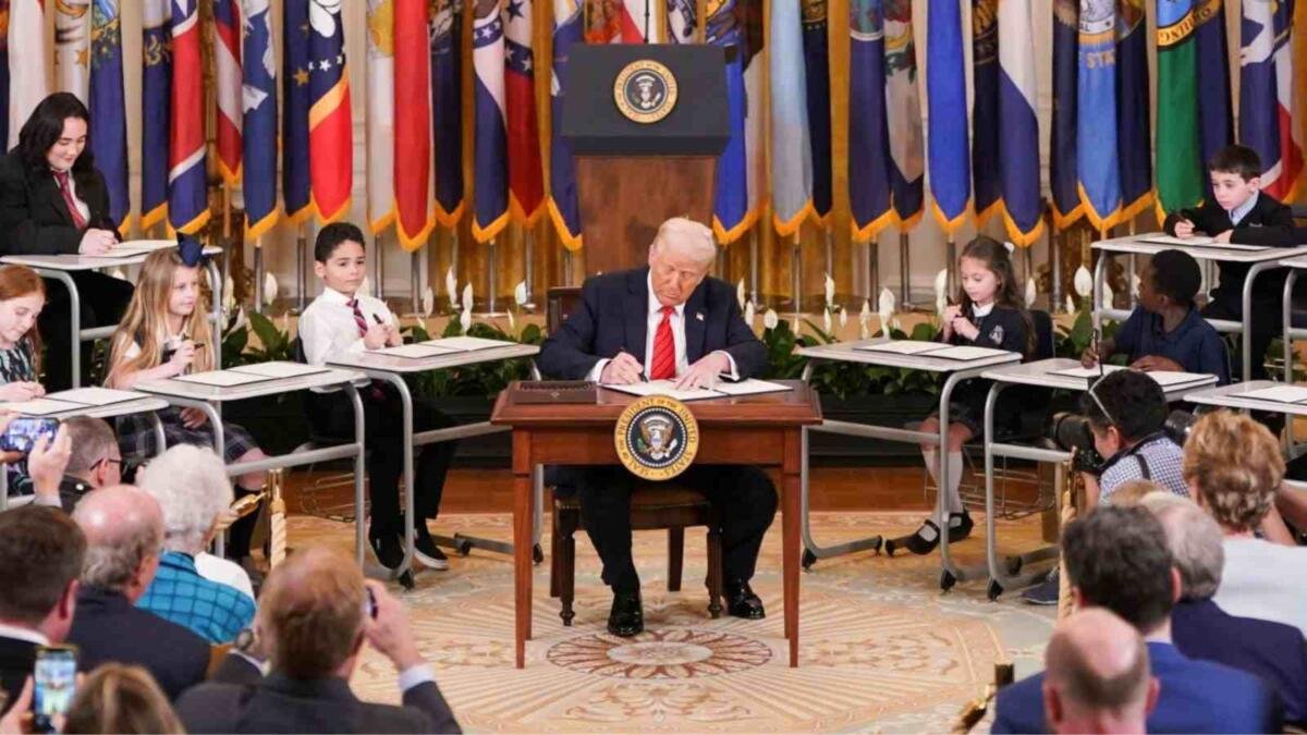 TRUMP FIRMA UNA ORDEN PARA DESMANTELAR EL DEPARTAMENTO DE EDUCACIÓN