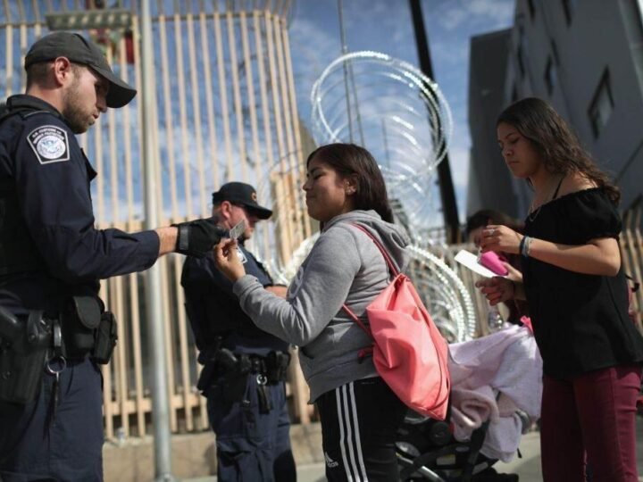 TRUMP REVOCA LOS VISADOS HUMANITARIOS A CUBANOS, HAITIANOS, NICARAGÜENSES Y VENEZOLANOS