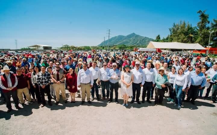 ENTREGAN FERTILIZANTE A PRODUCTORES DE LA REGIÓN