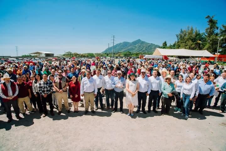 ENTREGAN FERTILIZANTE A PRODUCTORES DE LA REGIÓN