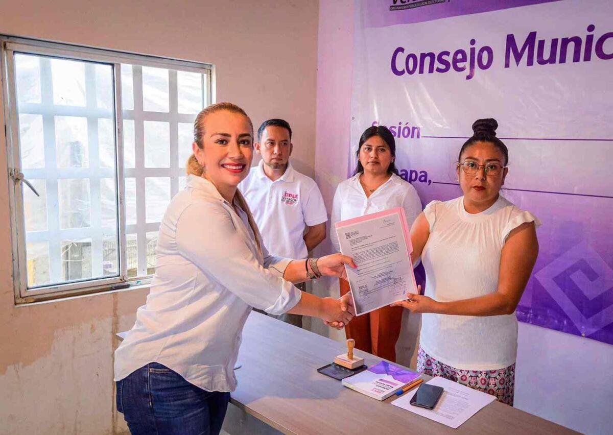 SE REGISTRA NORA LAGUNES COMO CANDIDATA DEL PAN A LA ALCALDÍA