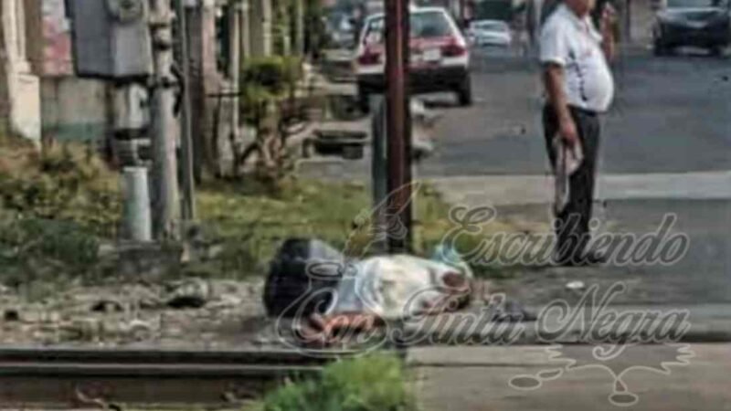 LA ARROLLA EL TREN; MURIÓ EN EL HOSPITAL