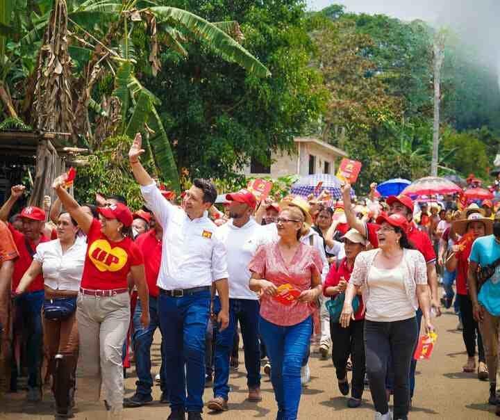 EN TOTUTLA, VAN CON UBALDO PÉREZ