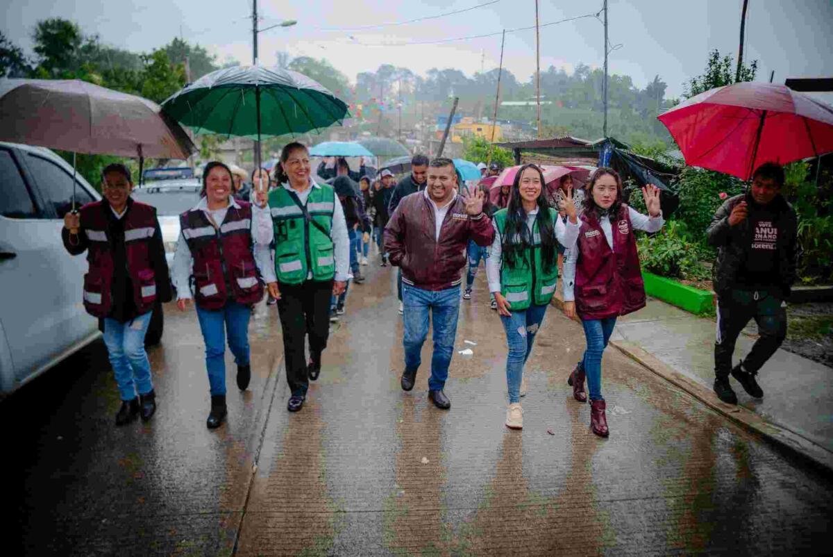 AHUIHUIXTLA CON MANUEL HERNÁNDEZ