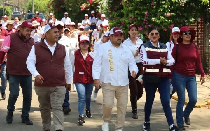 CON MORENA VAMOS A CONTAR CON UNA FARMACIA: POLLOS CHARLY