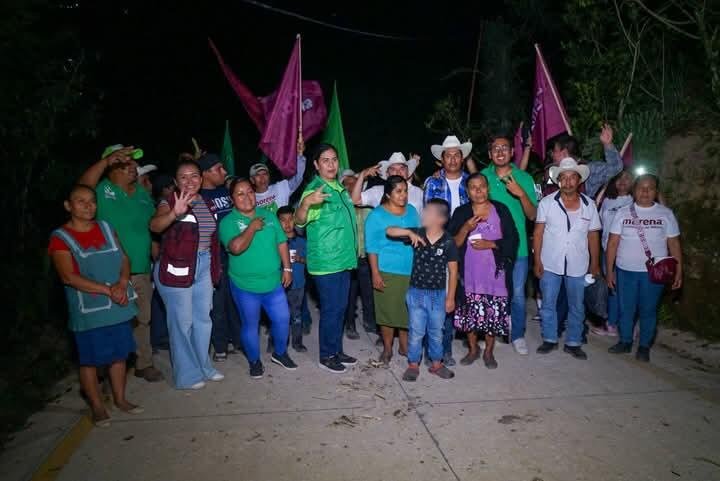 RESPALDA CARRIZAL A MARÍA DEL CARMEN ROSAS