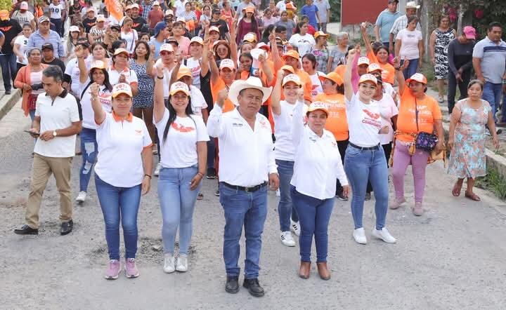 XALATLACO SE VISTE DE NARANJA