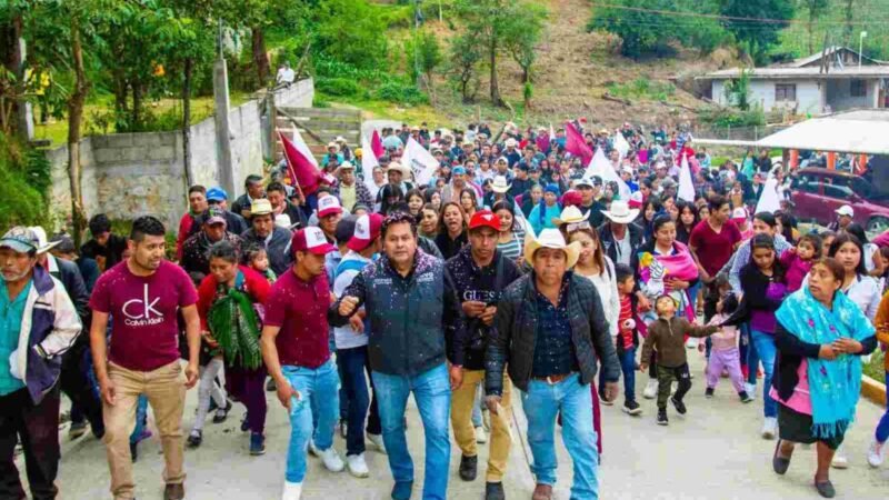 ARRASA GUSTAVO ESCUDERO EN COMUNIDADES DE ALPATLÁHUAC