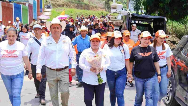 COMUNIDADES RESPALDAN A ARMANDO REYES