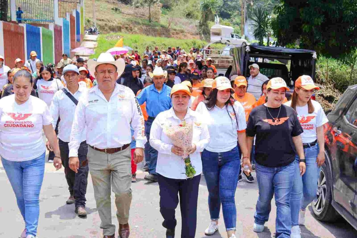 COMUNIDADES RESPALDAN A ARMANDO REYES