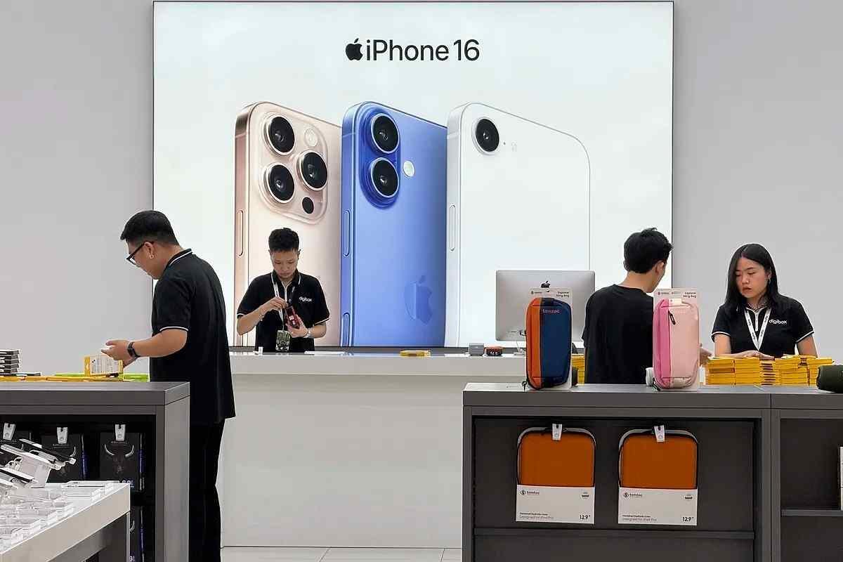 TRUMP AMENAZA A APPLE CON ARANCELES SI SUS IPHONES NO SE FABRICAN EN EU