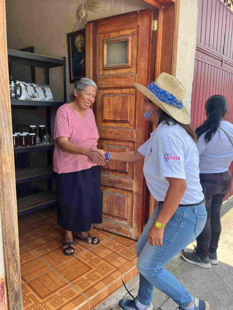 CONFIRMA VIRIDIANA BRETÓN RESPALDO DE IXHUATECOS