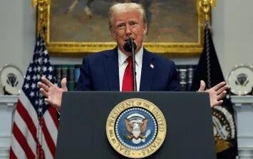 TRUMP AMENAZA CON PENALIZAR A LOS SANTUARIOS DE MIGRANTES EN EU
