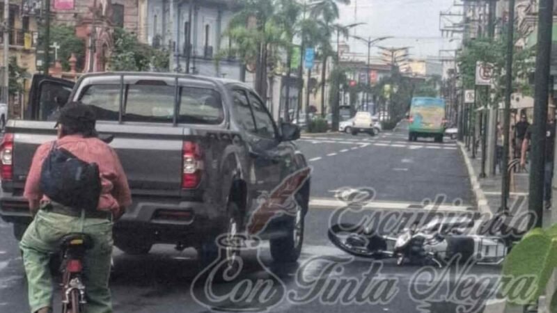 ALCALDE ELECTO CHOCA CONTRA MOTOCICLISTA