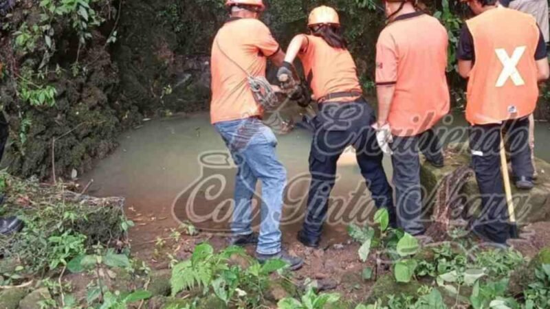 MUERE AL CAER A BARRANCO