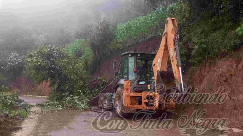 LLUVIAS PROVOCAN DESLAVES EN ALPATLÁHUAC