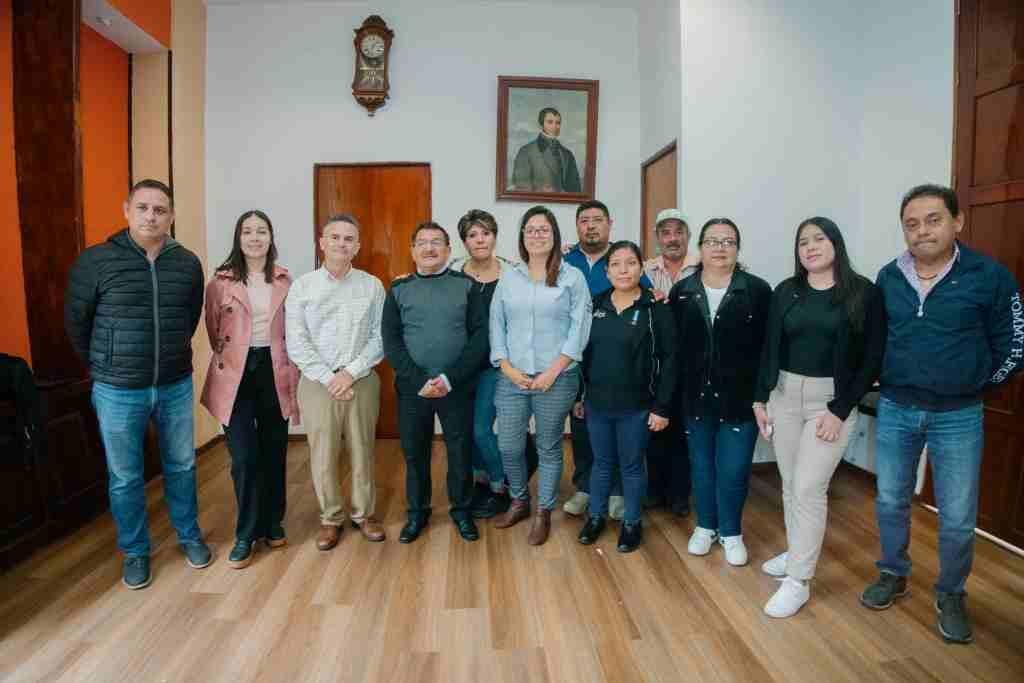 RECIBE ALCALDE DE COSCO A SECRETARIO DE TURISMO